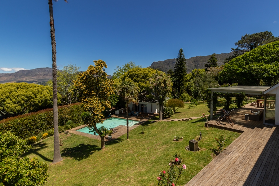 4 Bedroom Property for Sale in Bishopscourt Western Cape